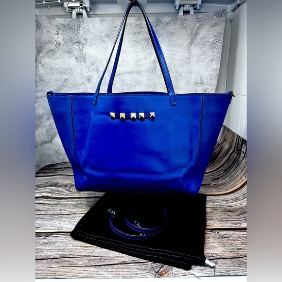 Valentino Garavani Handbags - Valentino Garavani Blue Leather Rockstud Tote Shoulder Bag EUC